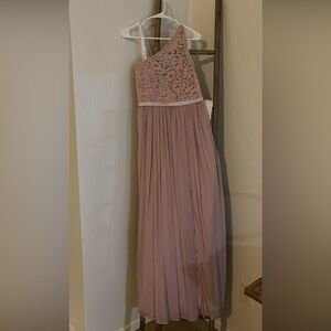 Elegant One-Shoulder Lace Gown